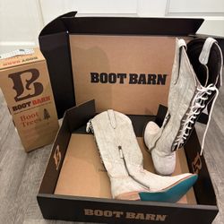 *BRAND NEW* Lane Boots  WITH BOOT TREE
