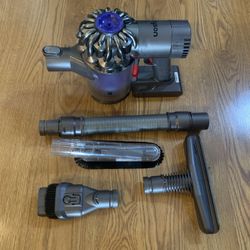 Dyson V6 