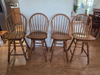 Set of 4 Windsor Wood Bar Stools