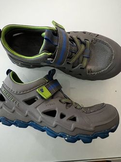 Merrell Boy’s Waterproof shoes sandals Size 13M