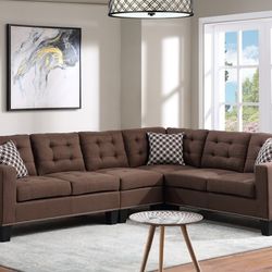 New Brown Sectional With Pillows 