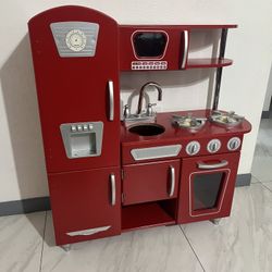 KIDS KITCHEN 