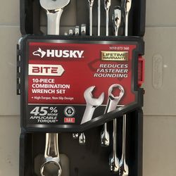 Husky 10 Piece Combination Wrench Set. 