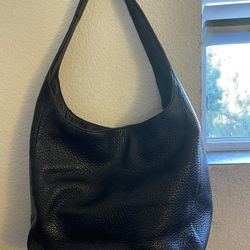 MK Black purse w/zipper
