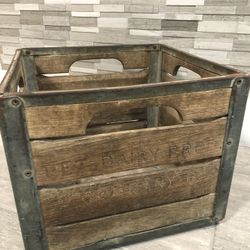 Farmhouse Vintage Wood Pet  Dairy Company Wood/Metal Crate