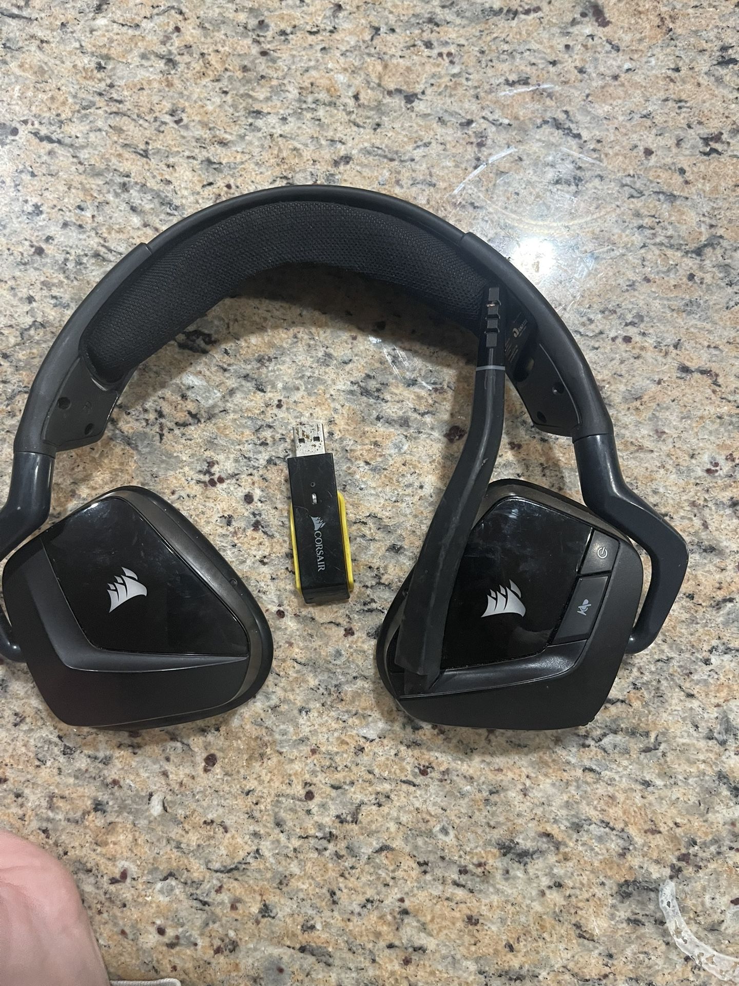 Corsair Wireless Gaming Headset + USB Dongle