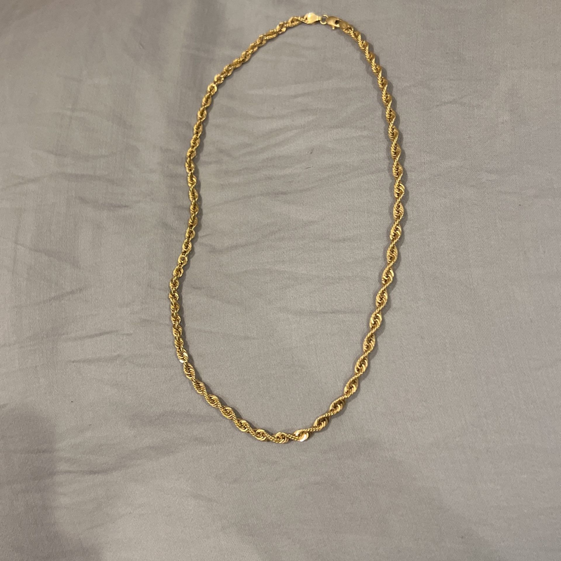 Gold rope chain 