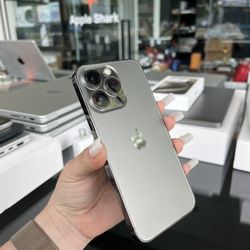 Apple iPhone 13 Pro 256GB! Unlocked to any company! 90 day warranty! We offer financing!