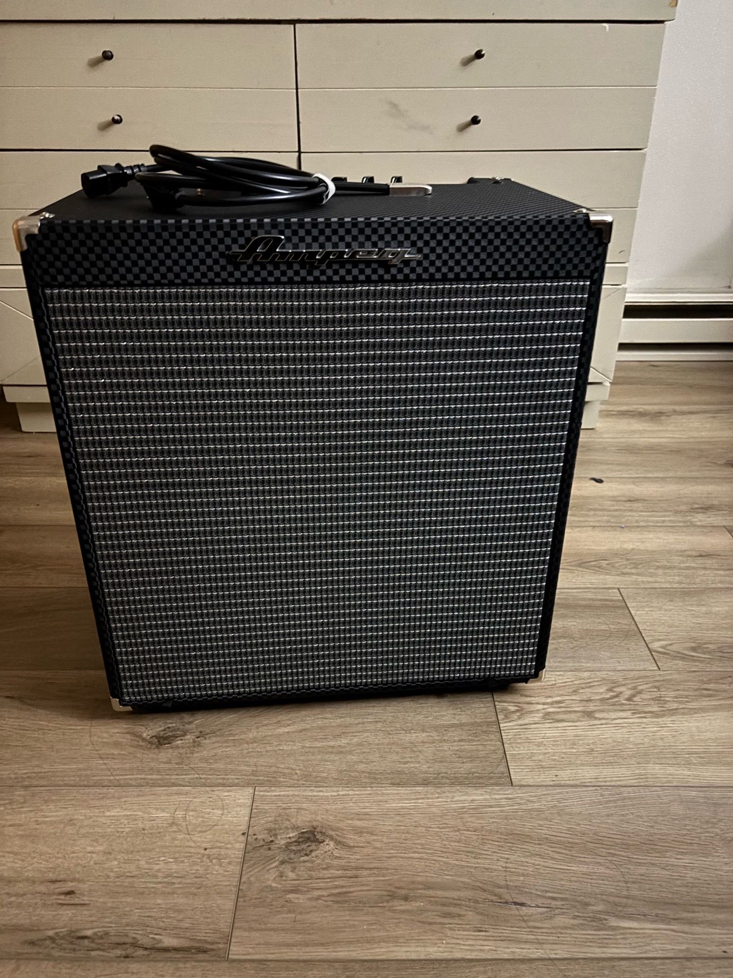 bass amplifier RB-115 200 -watt bass combo AMPEQ