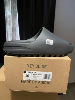 Yeezy slide Size 10