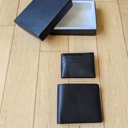 New Classic Black Leather Bifold Wallet & Minimalist Card Holder Set In Gift Box. Slick Slim Design.

Keep everything stylishly organized