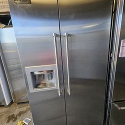 42" VIKING BUILT IN STAINLESS STEEL REFRIGERATOR 