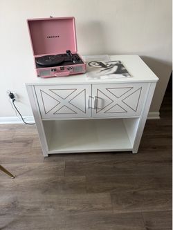 White Stand