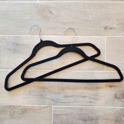 75 Non-slip Slim Velvet Flocked Hangers - Black  
