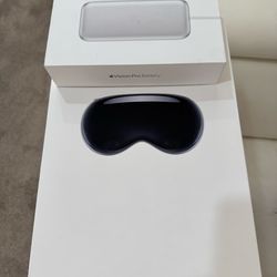 NEW  Apple Vision Pro 512GB And extra Battery Pack