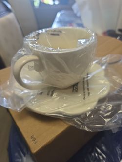 A pair of princess house teacups and saucer 4 Oz