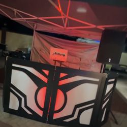 Dj facade