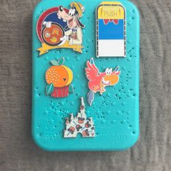 Disney pins
