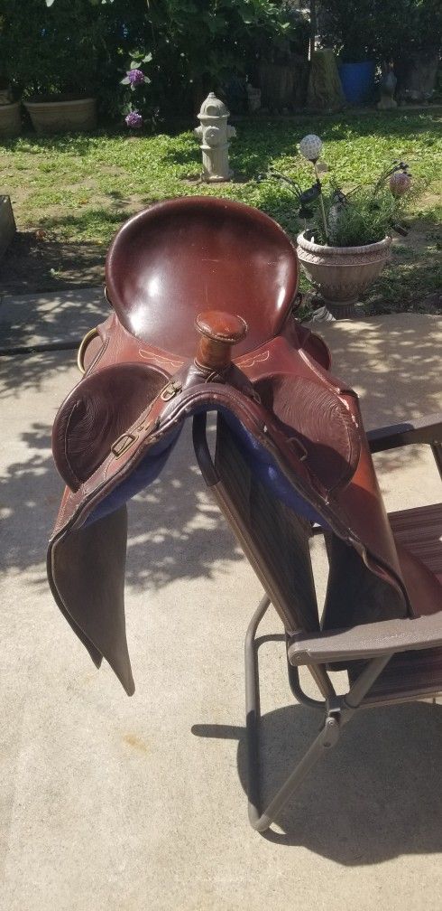 Horse saddle Leather Good Condition