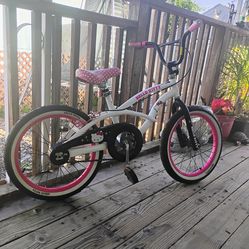 Hello kitty kids bike