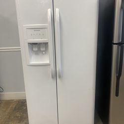 Frigidaire Refrigerator White 2 doors