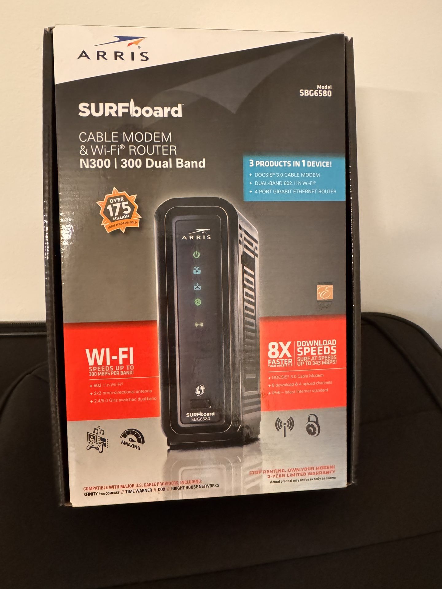 [Like New] Arris Surfboard cable modem and wifi router N300 dual band