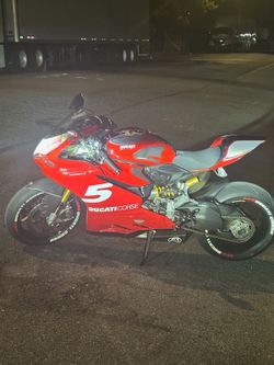 2015 Ducati Panigale Red