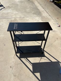 Shelf with Powerbank