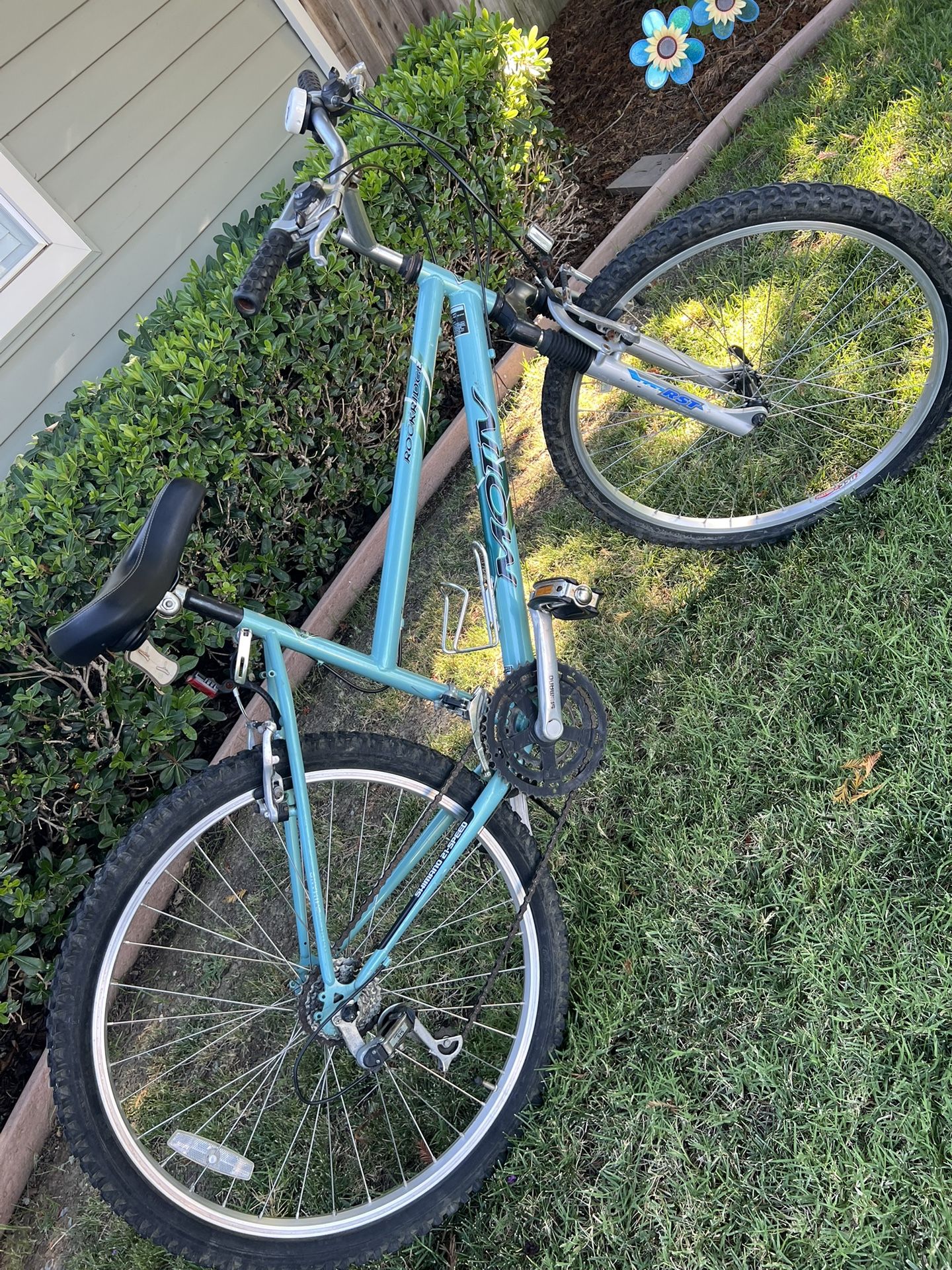 Teal Rockridge Mountain Bike