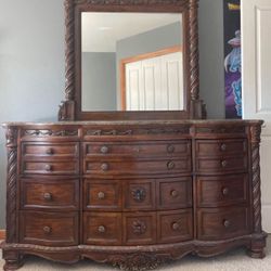 Dresser