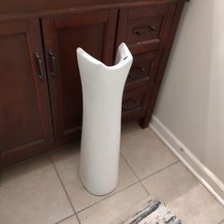 New Ceramic Base For Bathroom Sink 