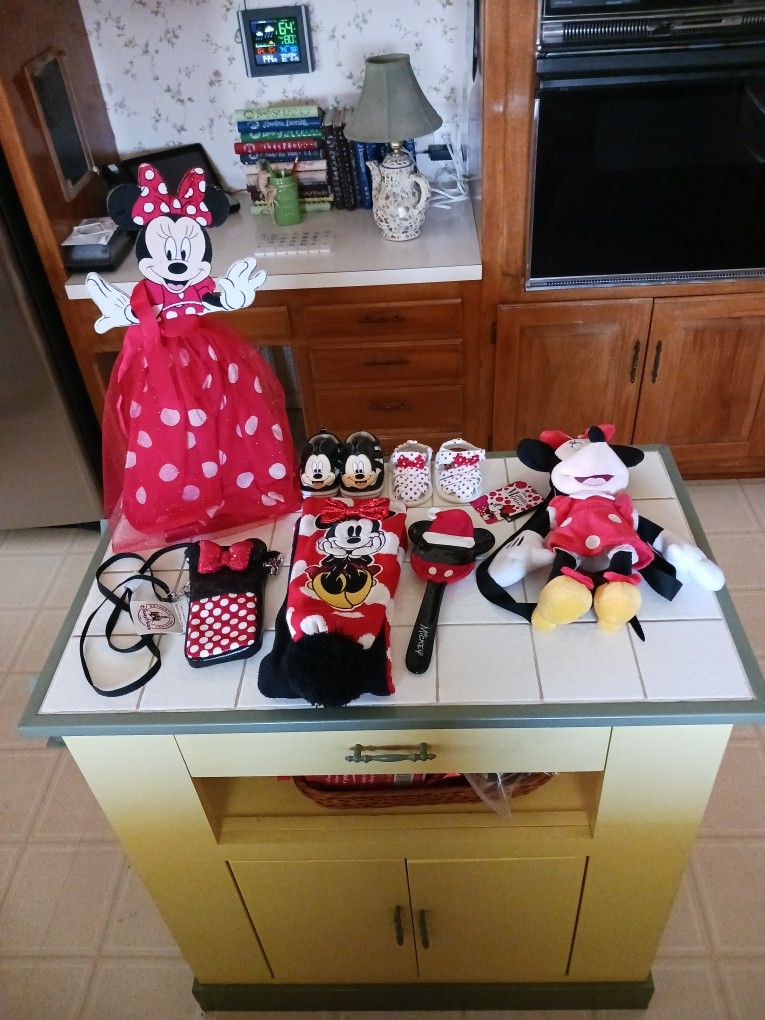 8 Piece Mini Mouse collection