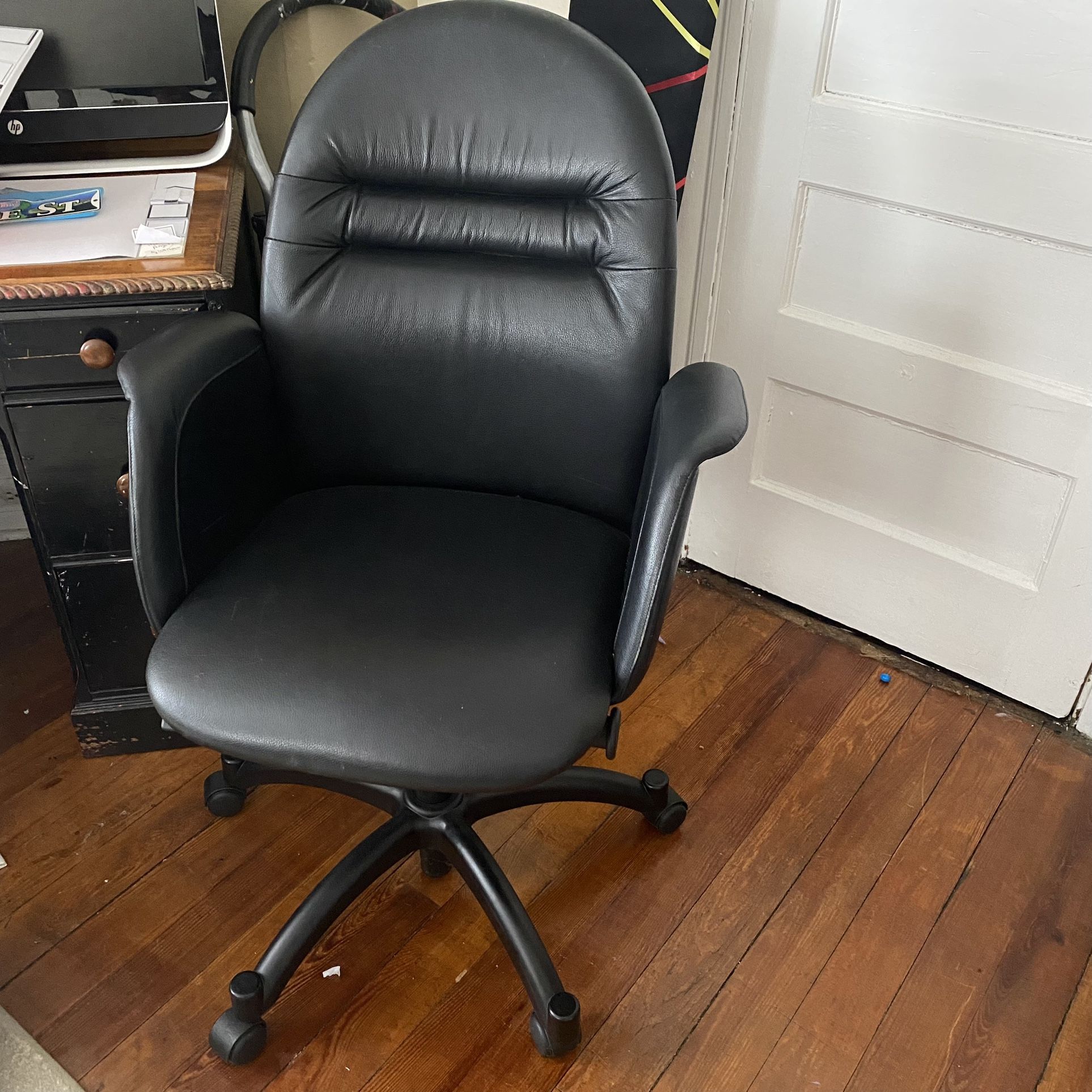 Black Leather Office Desk Chair With Wheels