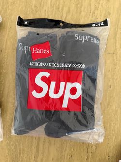 Supreme x Hanes Cushion Crew Socks 4-Pack
