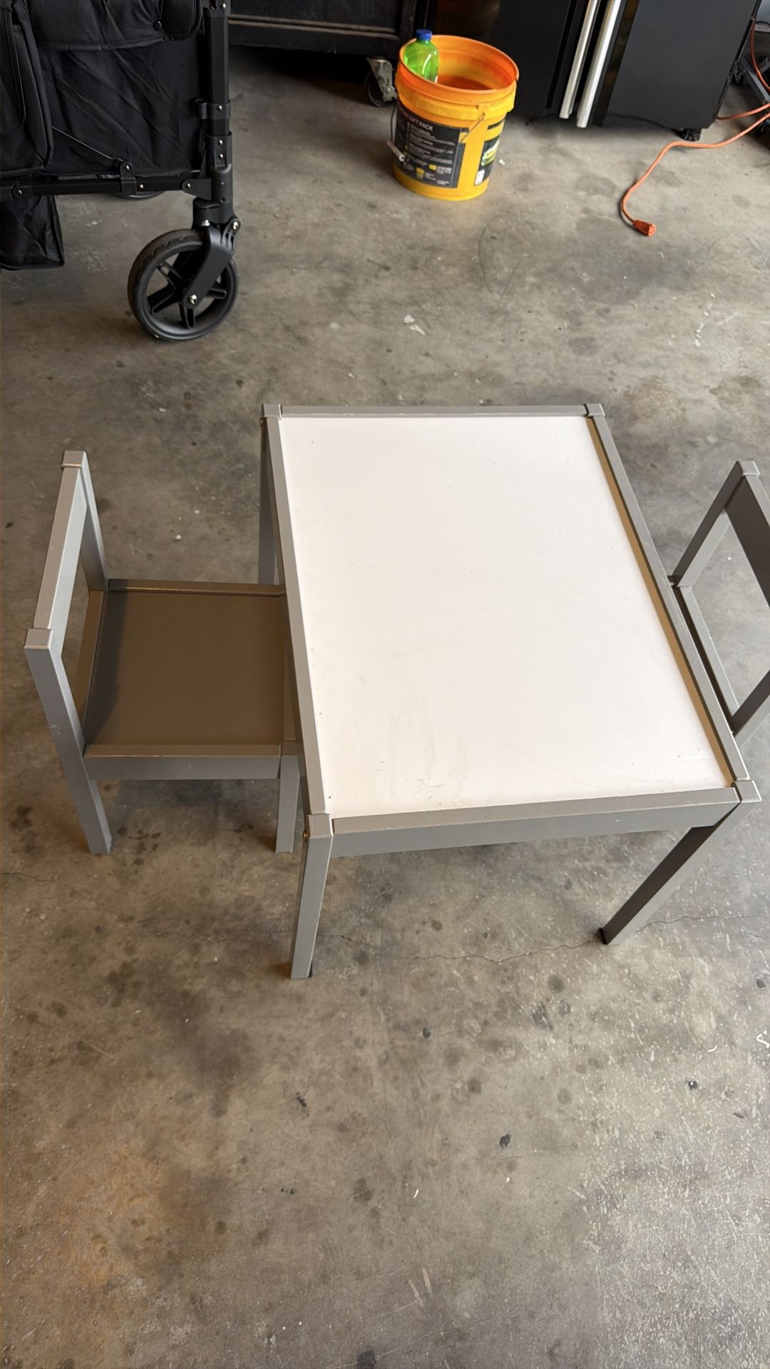 Kids table