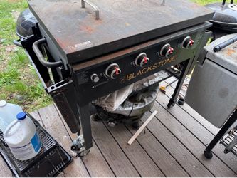 4 burner Blackstone. Used 5 times