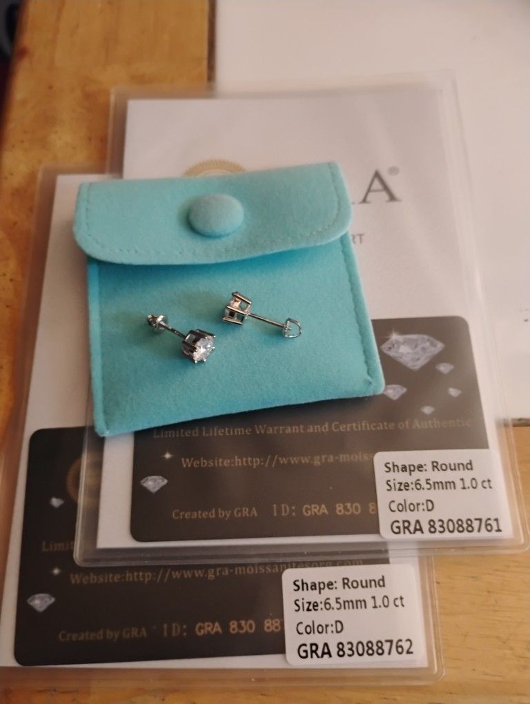 Beautiful Moissanite Earrings $75