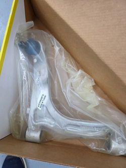 2003 to 2007 Cadillac CTS front lower control arms NEW