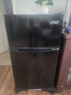 Artic king mini fridge