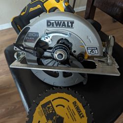 DeWalt Flexvolt 7 1/4" Saw