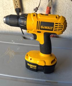 DeWalt 18V Cordless Drill (Model DC759) with Battery & Charger