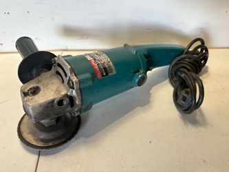 Makita 9005B Angle Grinder 5" 10 Amp 10,000 RPM