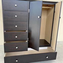 Large Pacoima Wardrobe