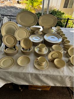 REDUCED VERY RARE BLACK KNIGHT “PICCADILLY “ 72 PIECE SET SERVICE FOR 8 WITH SERVING PIECES