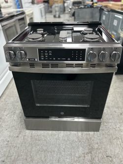 GE Stainless Steel Gas Range with Air Fry