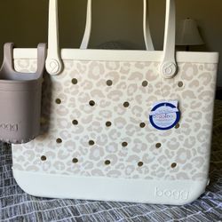  Brand New Bogg Bag