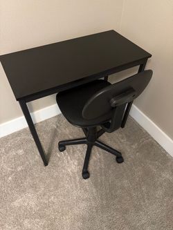 Black Desk