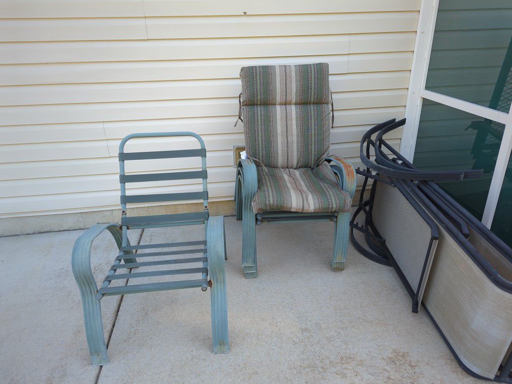 4 Faded green Metal Outdoor chairs W Cushions & Large Rubbermaid Tub