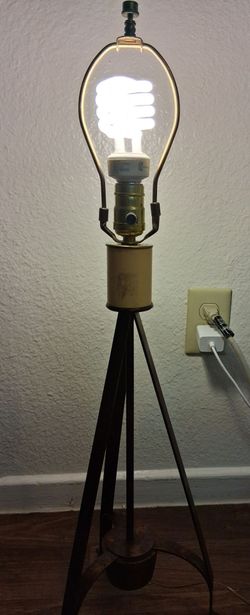 Vintage Industrial Tripod Lamp Mid-Century Modern