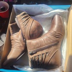 Baretraps Boots